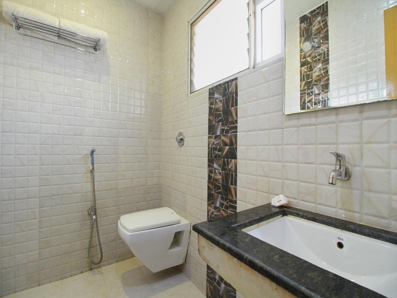 Oyo 15948 Hotel Srees Tiruchirappalli Dış mekan fotoğraf